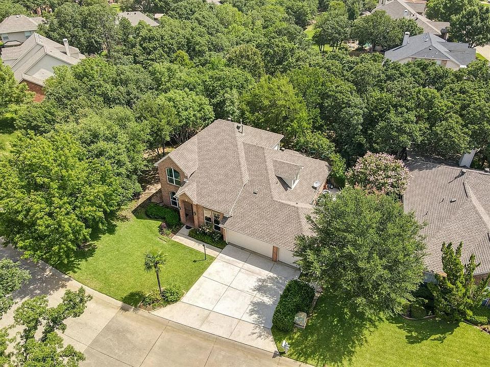 1st image of 925 Southwood Dr