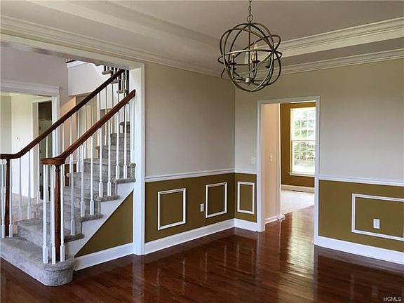 4th image of 12 Evergreen Ln