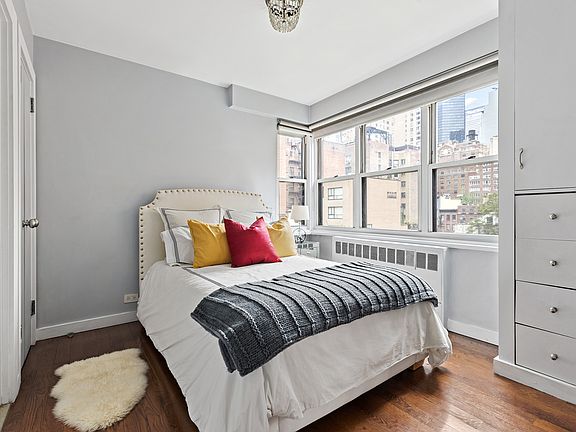 4th image of 166 E 35th St APT 7C