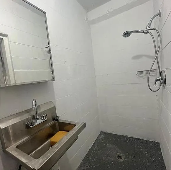 1315 E Central Blvd — Photo 12