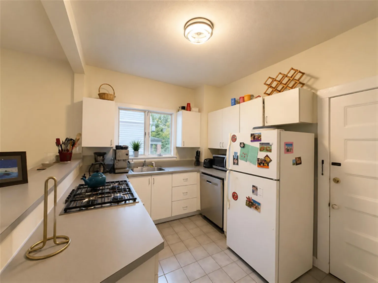 3 bed, 1100 sqft, $3,750 — Photo 1
