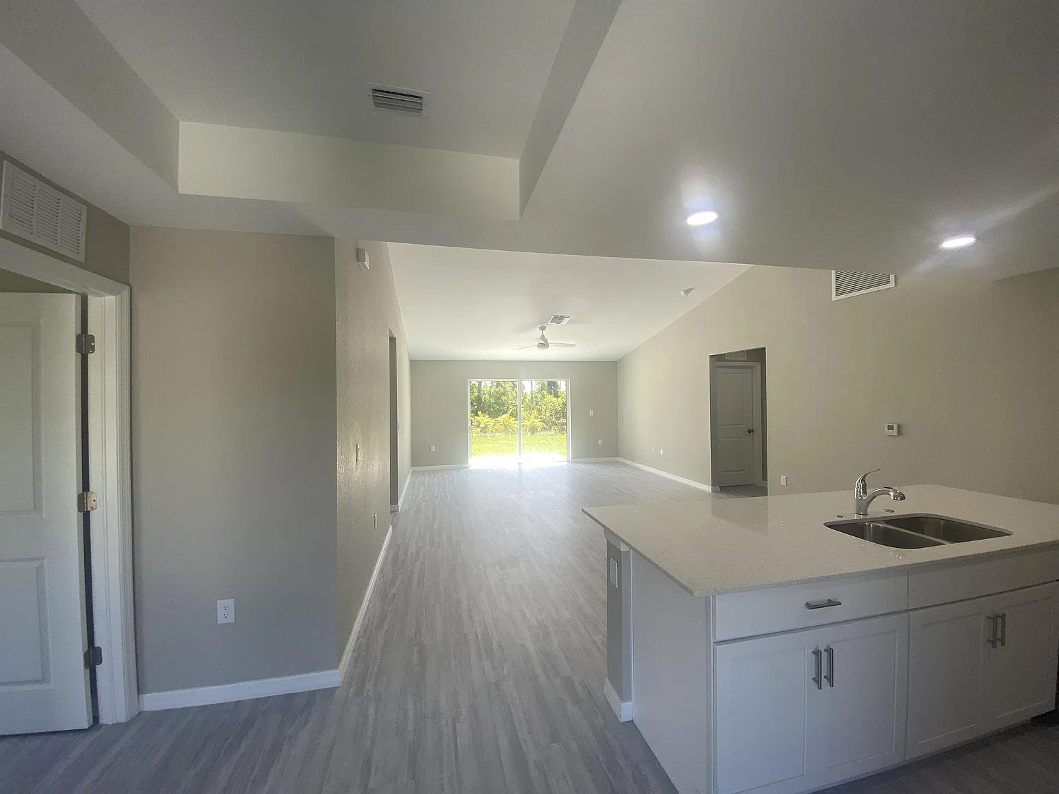 146 Australian Drive - 1 — Photo 3