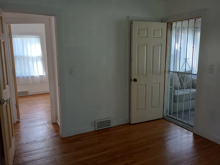 5274 Hereford St — Photo 6