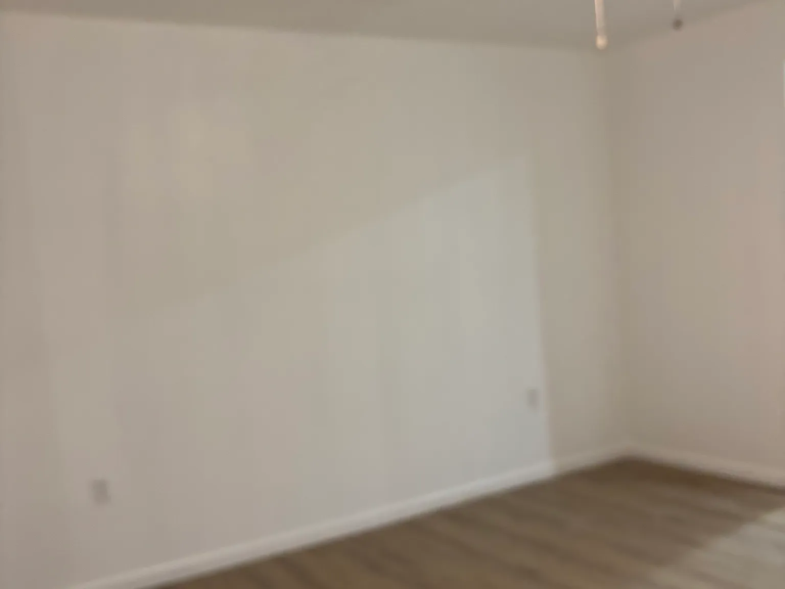 4 bed, 1008 sqft, $2,100 — Photo 3
