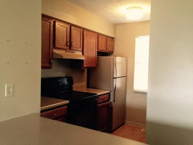 219 Woodhaven Dr — Photo 3