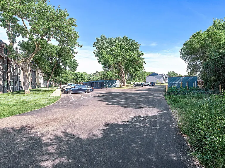 109th Place Apartments — Photo 42