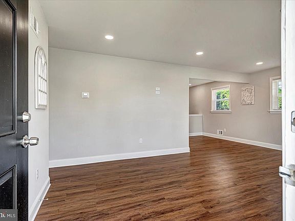 4th image of 2415 Horace Dr