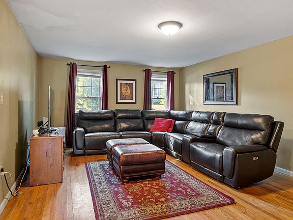 2nd image of 13 Acorn St #13