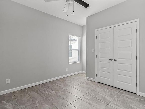 3rd image of 901 Sugar Dr #4