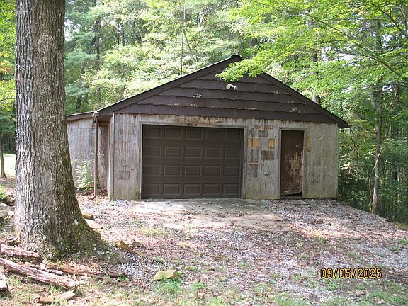 4th image of 1555 Brown Creek Dr