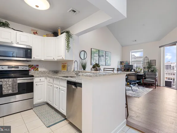 23 Pierside Dr Unit 408, Baltimore, MD 21230