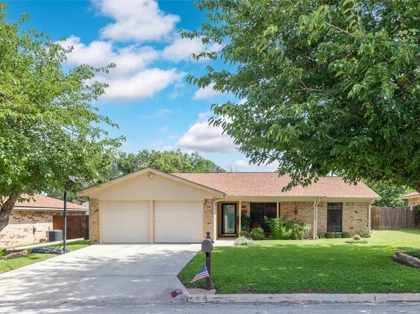3609 Surrey Ln, Brownwood, TX 76801