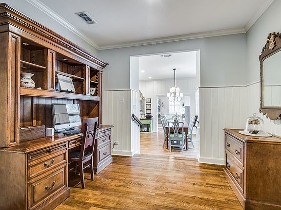 4th image of 233 Alta Ave