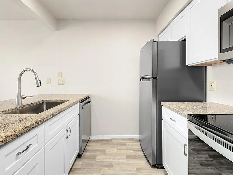 6910 Hart Ln #907 — Photo 15