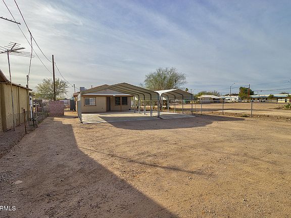 3rd image of 207 E 6TH Street