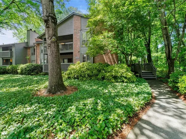 1424 Tuxworth Cir, Decatur, GA 30033