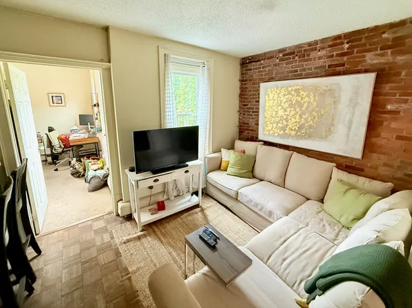 14 Grove St, Boston, MA