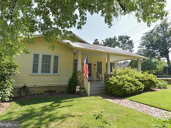 2nd image of 32 W Glendale Ave
