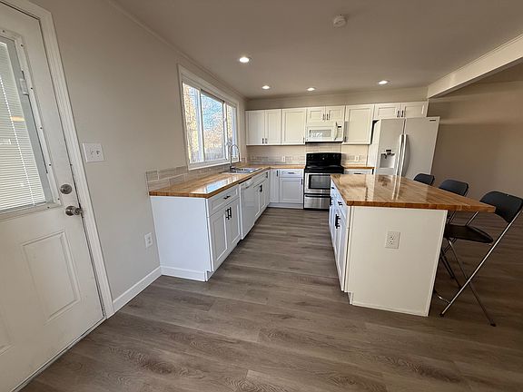fully complete kitchen