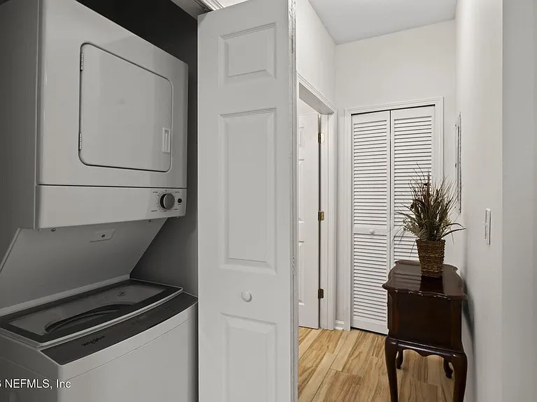 8218 Green Parrot Rd #105 — Photo 21