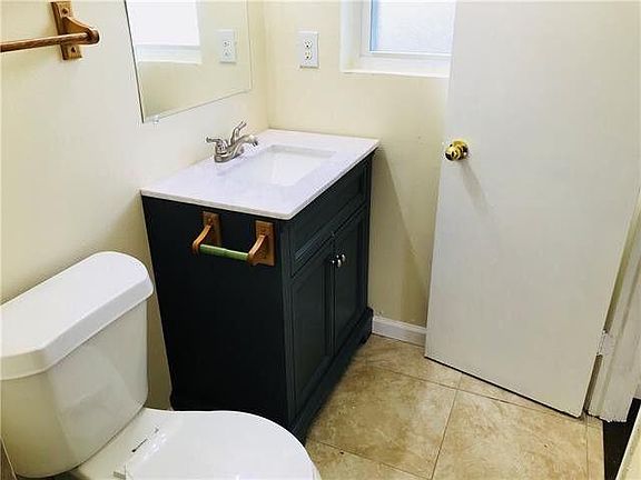 5th image of 218 Jenny Kay Ln