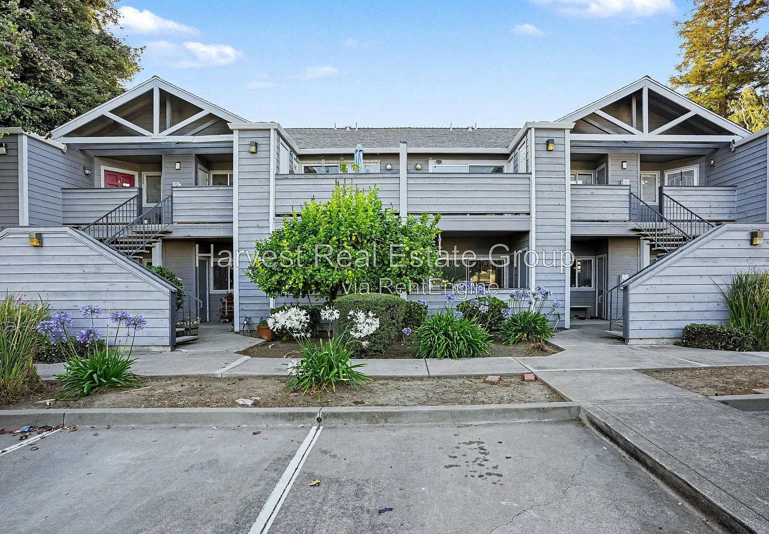 2 bed, 2.0 bath, 940 sqft, $2,795 — Photo 2