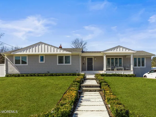 866 Red Oaks Dr, Long Branch, NJ 07740