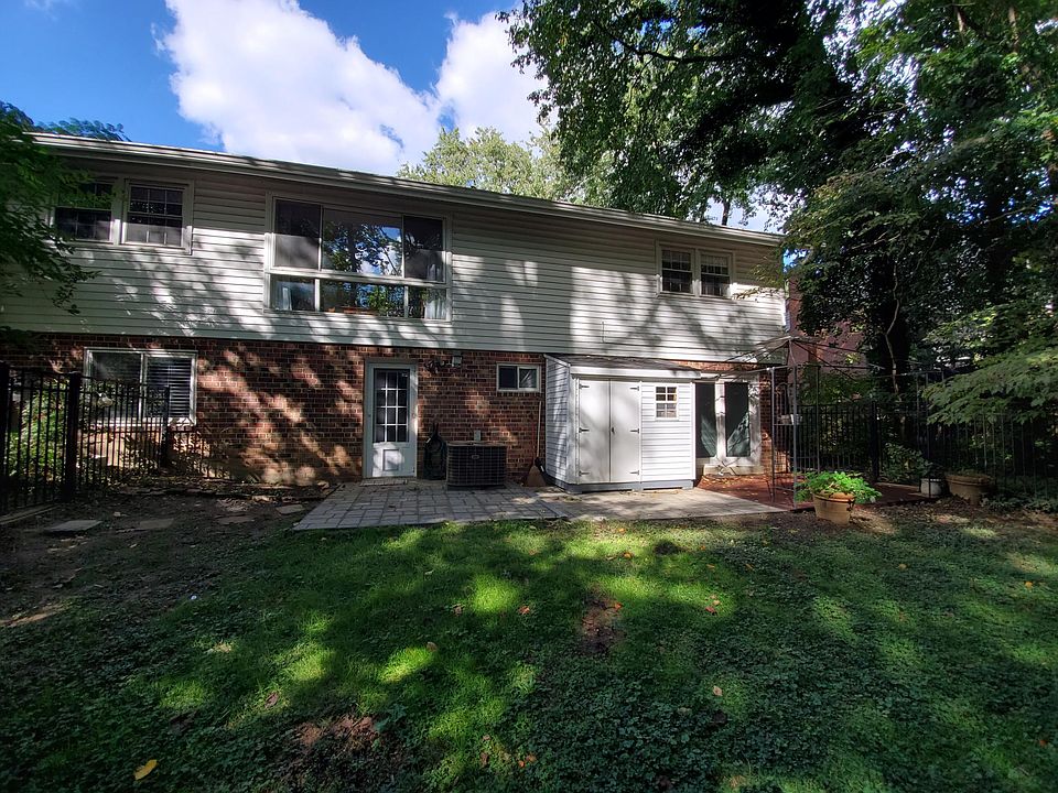 1st image of 9809 Limoges Dr