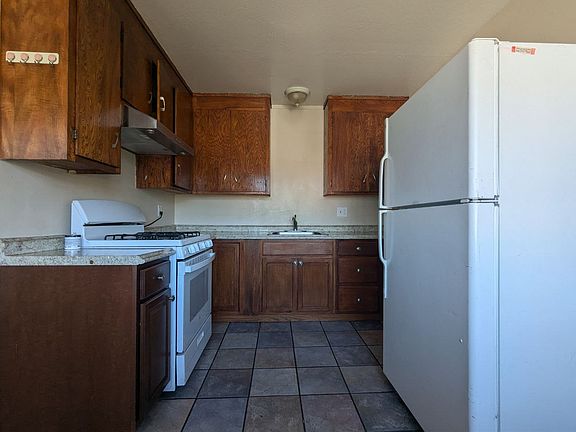 4th image of 3035 School St #E