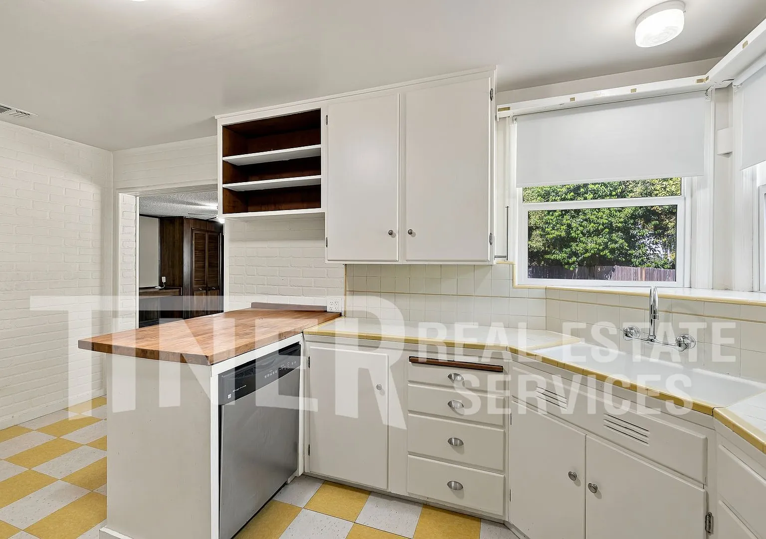 2511 Cathay Way - TIER 3- Charming Home on a Quiet Court with Original Hardwood Floors — Photo 3