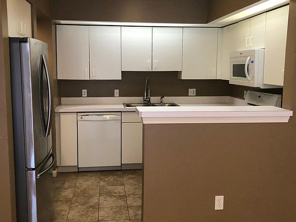 3rd image of 8 Marina Dr #8