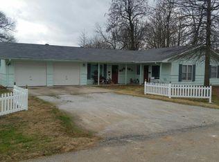 301 SW 7th St #B, Bentonville, AR 72712
