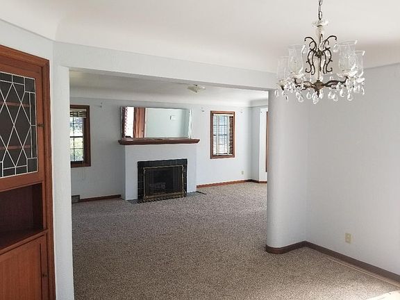 4th image of 7216 25th Ave E
