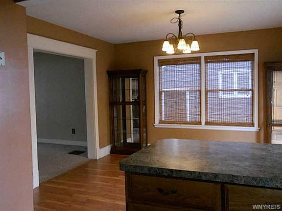 5th image of 258 Villa Ave