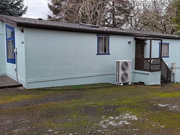 3rd image of 464 NE Kirby Ave