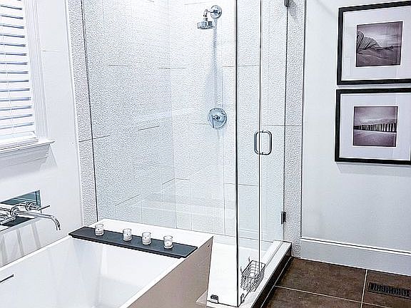 4th image of 105 Honeysuckle Ln