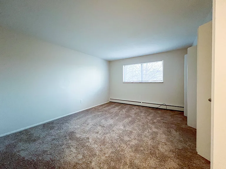 Kingston Place Apartments — Photo 32