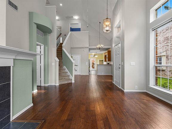 5th image of 11393 Chaucer Dr