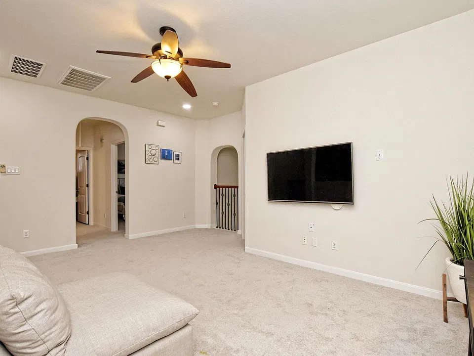 10704 Desert Willow Loop