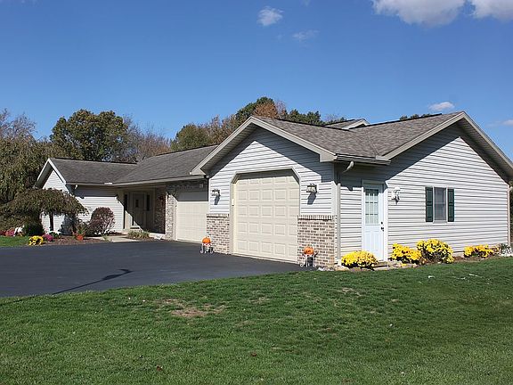 3rd image of 61 Doe Dr