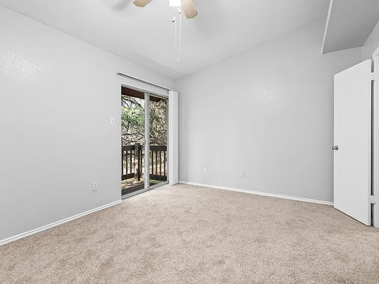 1815 River Crossing Cir #D — Photo 16
