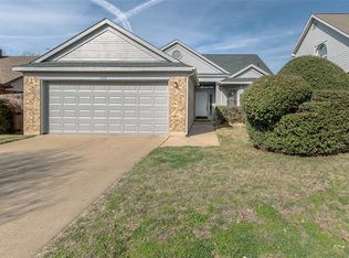 1426 Mockingbird Dr, Grapevine, TX 76051