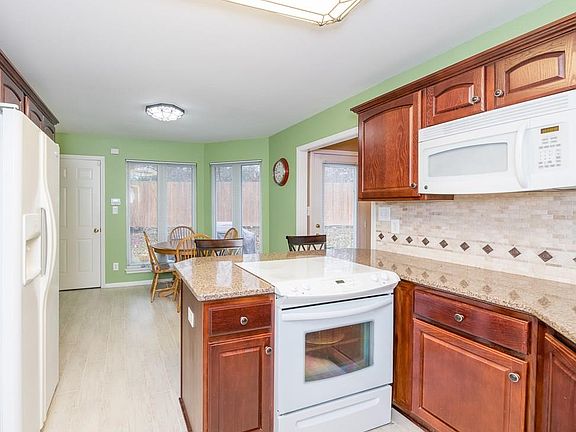 3rd image of 4103 Hunsinger Woods Pl