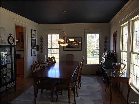 5th image of 41 Silent Meadow Ln
