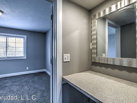 4th image of 422 N 40th St APT 2
