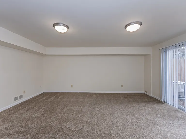 Indian Creek Apartments and Townhomes — Photo 141
