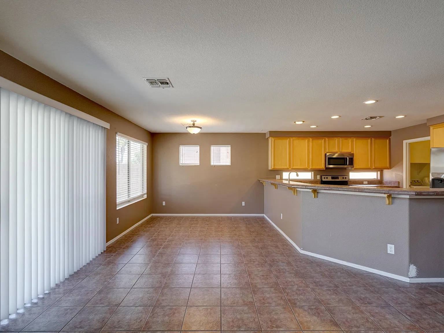 20729 N 74th Dr — Photo 3