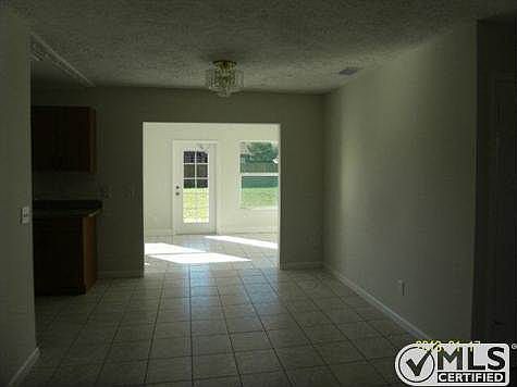 3rd image of 608 SW Lucero Dr