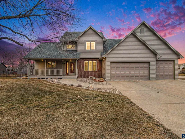 7000 W Selkirk Trl, Sioux Falls, SD 57106