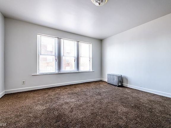 7655 S May St Apartments Chicago Living Room_01
